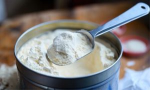 🍽️ Praticidade, conservação prolongada e múltiplas aplicações colocam o leite em pó novamente em destaque na alimentação das famílias.