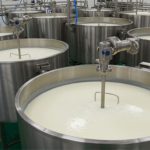 Nordeste vira destino da nova onda de investimentos em laticínios 🐄 O avanço da produção leiteira e a chegada de novas fábricas movimentam emprego, indústria e desenvolvimento no Nordeste.