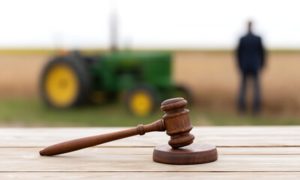 Uma decisão judicial recolocou no centro da discussão uma questão que pesa sobre quem produz: o que acontece quando a renda deixa de acompanhar a dívida? ⚖️
