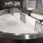 Paraná abre caminho legal para queijos artesanais de leite cru 🧀 Uma portaria assinada pela Adapar reacende a expectativa de queijeiros artesanais do Paraná. Veja quais exigências passam a valer.