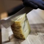 Guerra do queijo: EUA e México travam disputa comercial Bilhões de dólares em exportações e nomes como "parmesão" e "feta" estão no centro de uma queda de braço comercial.