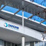 Ministro do Comércio chinês reúne-se com CEO da Danone Wang deu as boas-vindas à Danone para expandir investimentos, inovação e pesquisa e desenvolvimento na China