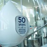 Nem 50 anos de pesquisa conseguiram copiar o leite materno Detalhe da área que investiga o leite materno no Centro de Pesquisa e Inovação da Danone, em Ultrech, na Holanda — Foto: Divulgação/Danone