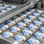 Na frente de acesso à alimentação, a Danone trabalha para ampliar a destinação de produtos aptos para consumo à doação.