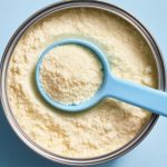 Defensoria dá 30 dias para Campina Grande criar fluxo de fórmulas de APLV Cerca de 300 pessoas recebem fórmulas para APLV em Campina Grande por um caminho que a Defensoria quer mudar. 🍼