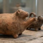 Mamadeiras pré-históricas em forma de animal guardavam leite há 3.000 anos mamadeiras
