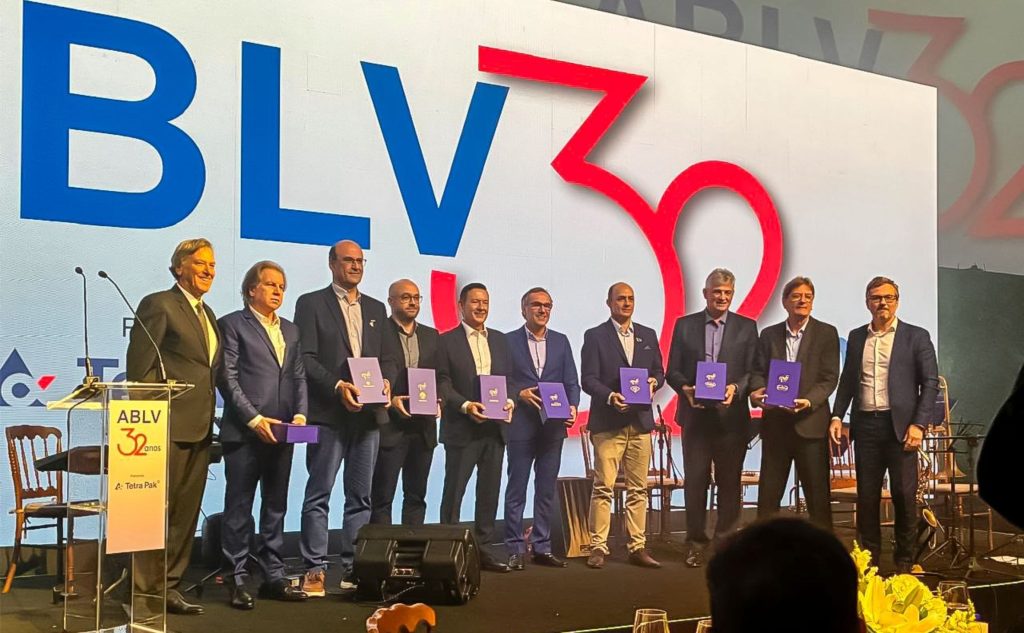 Dália Alimentos recebeu troféu da ABLV em reconhecimento ao apoio à valorização do consumo de leite (Foto: Divulgação)