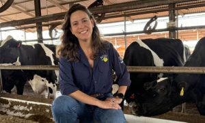 Barbara Sollero, gerente-executiva de Compras de Leite da Nestlé, afirmou que a estratégia prioriza a profissionalização dos produtores