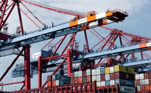 Para alguns exportadores, a tarifa dos EUA pode levar a margem a zero. Para outros, é só um desvio de rota. O que muda de um lado para o outro?